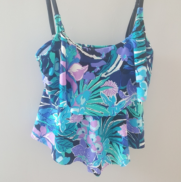 Maxine of Hollywood Other - 2/$12🌴Multicolor tiered tankini top
